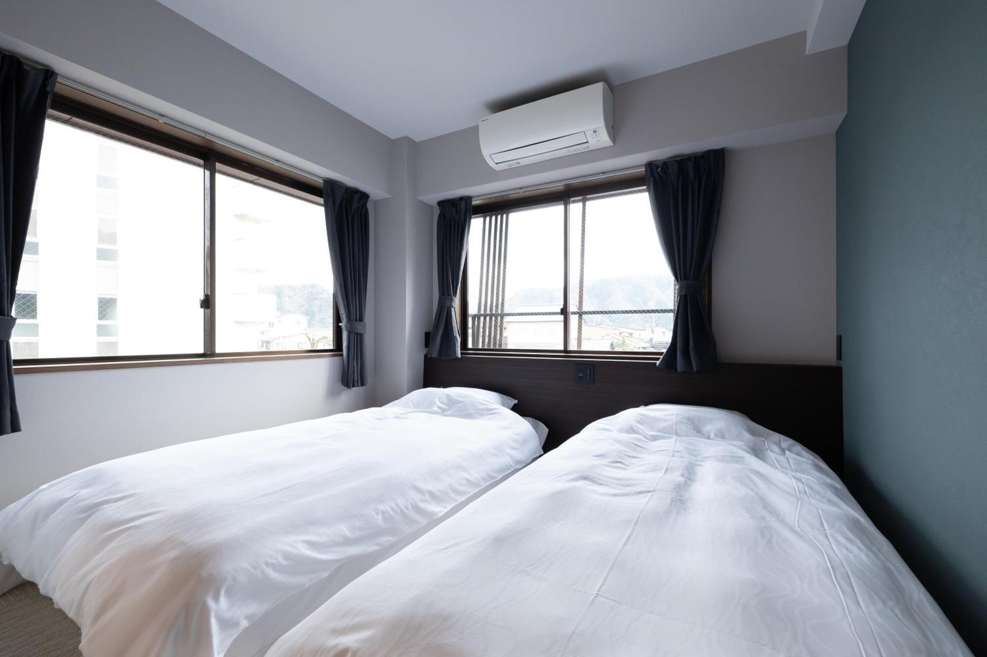 城崎温泉 Hostel Waraku Тойоока Екстер'єр фото